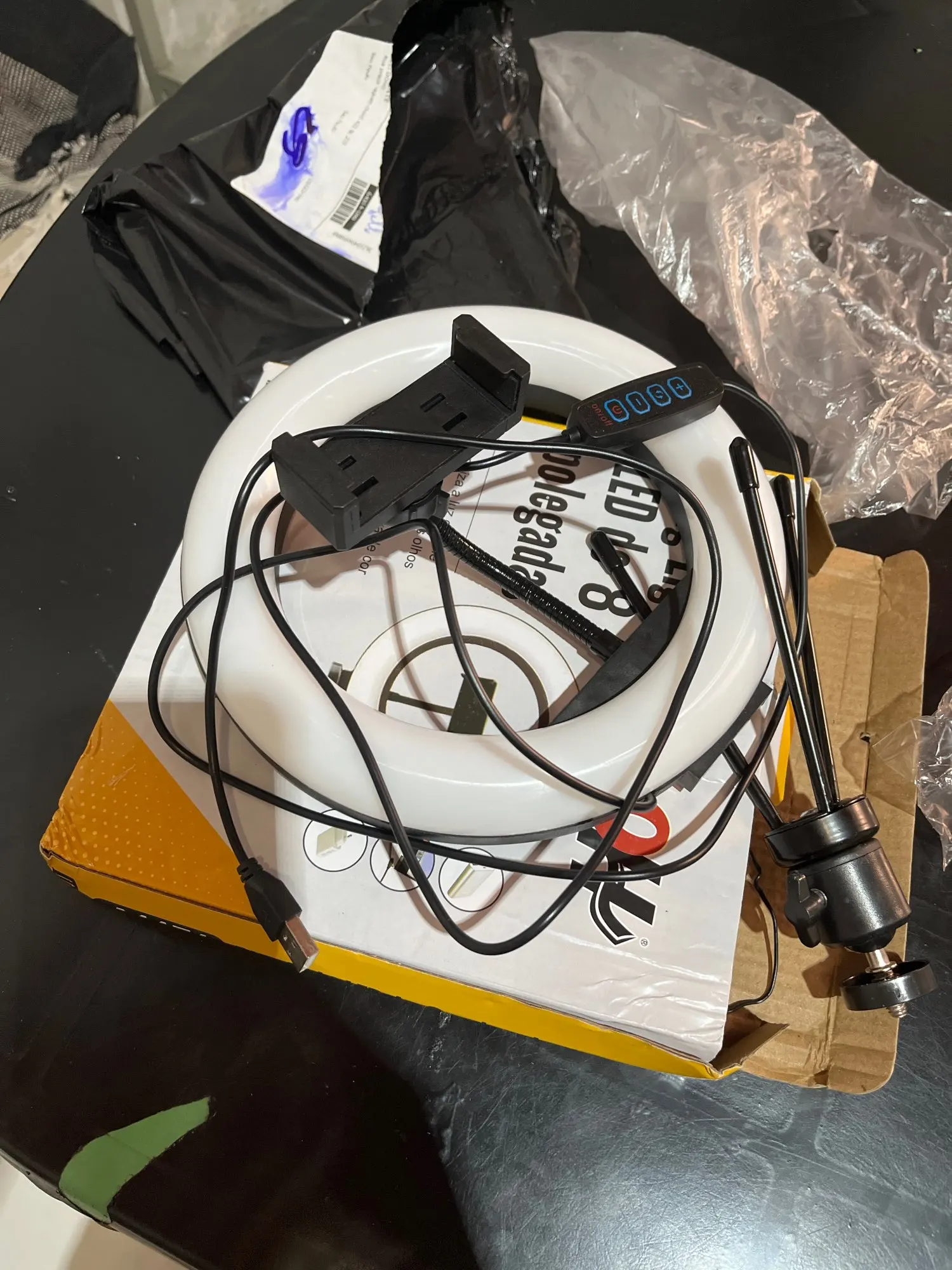 Luz Ring Light 8 Pol + Tripé De Mesa + Suporte Para Celular photo review