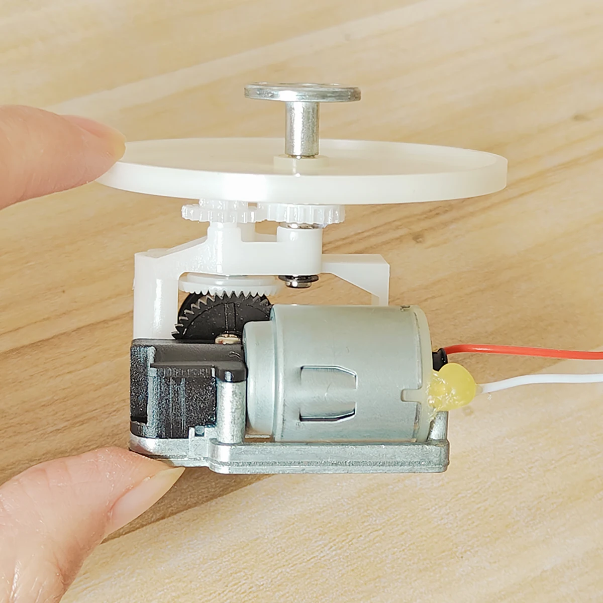 Electronic Music Box Mechanism With Rotating Shaft And Plate In Contrary Direction 1.5V