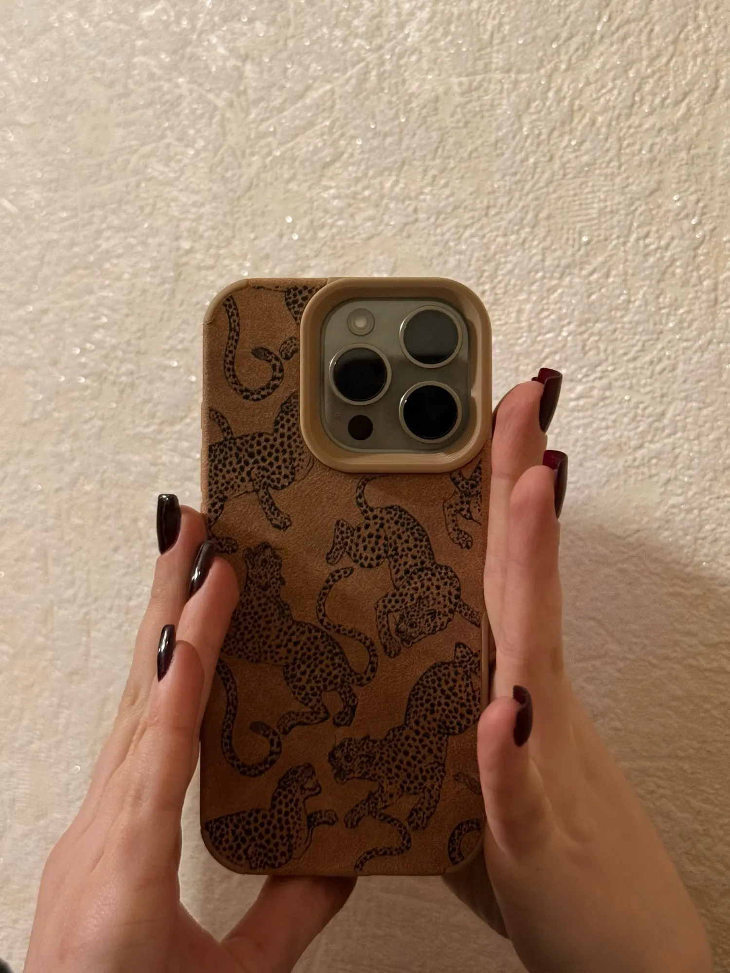 Capa iPhone Leopardo em Couro Bonded Antichoques - Horiginex
