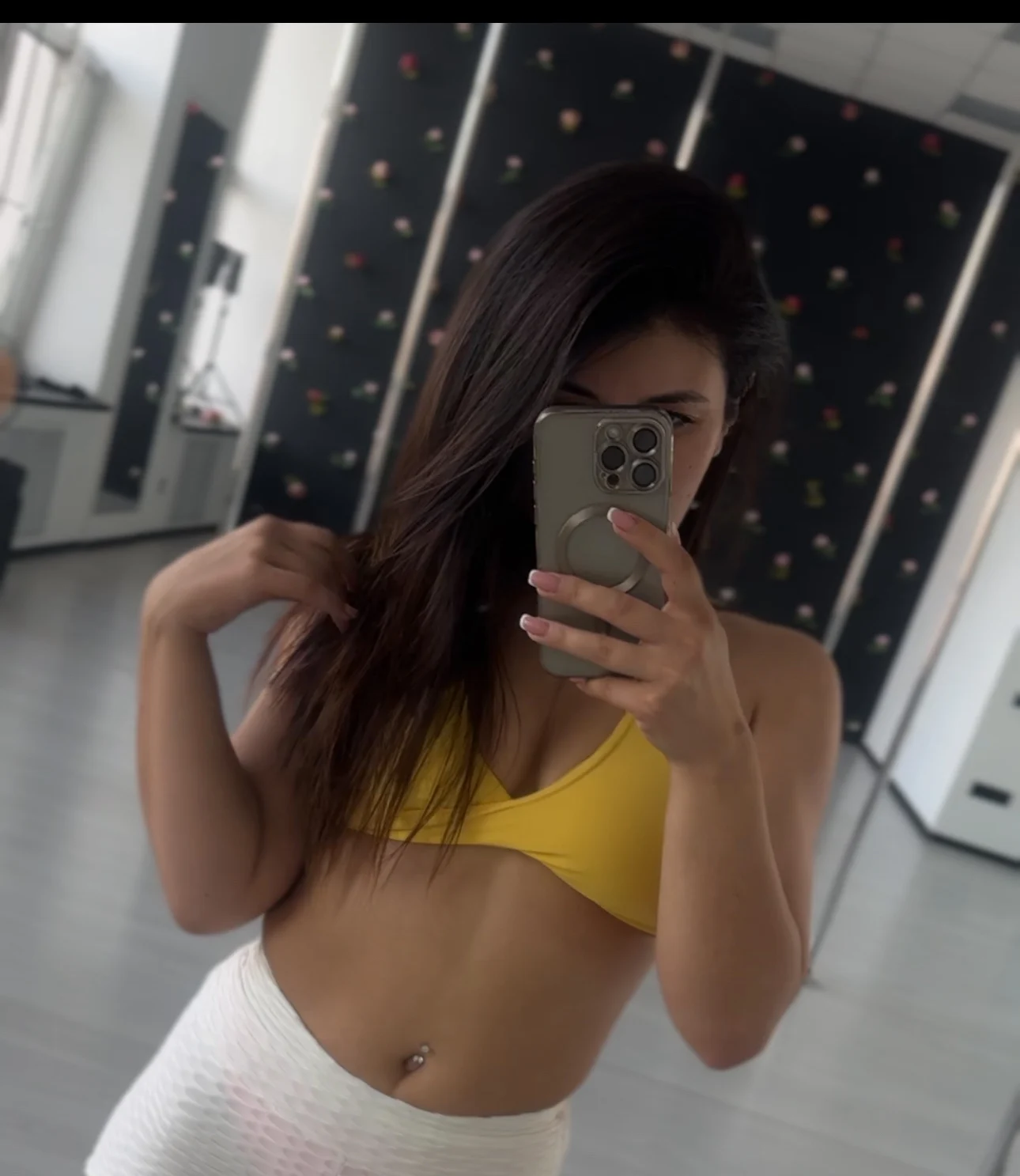 Sexy Deep V Strappy Backless High Support Sports Bralette photo review