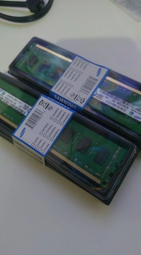 SAMSUNG DDR3 RAM 8GB 4GB 2GB 1600MHz Desktop Memory PC3-12800U DIMM 240Pins 1.5V Memoria RAM DDR3 photo review