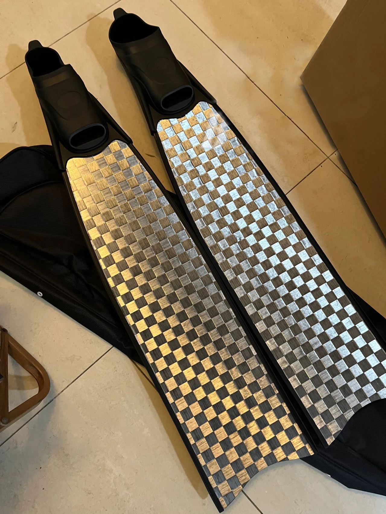 

Carbon Fiber Swimming Fins Diving Fins