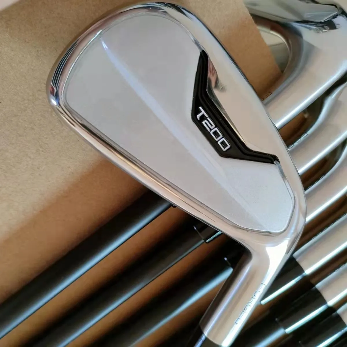 2022 Nieuwste Tour T200 Golf Club Iron Set 456789P 48 Wiggen