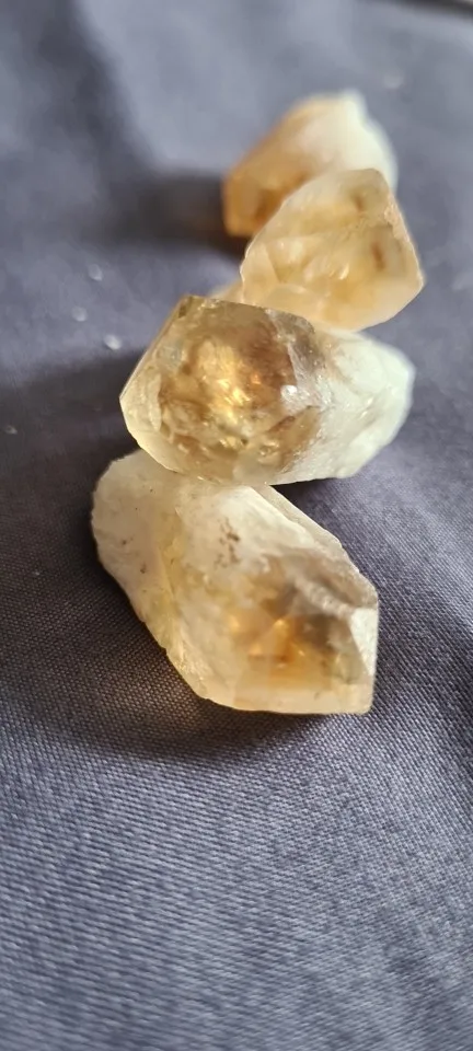 Pierres brutes de citrine