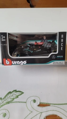 Bburago 1:43 F1 Mercedes-AMG Full Range W13 #44 #63 W14-44/77 W10-44/77 W07-44/6 Alloy Toy Car Model Super Formula Die Cast Mode photo review