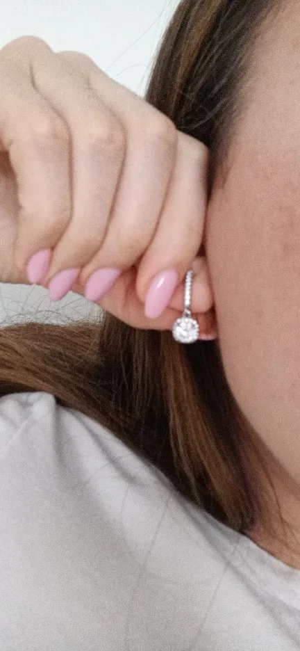 2CT Moissanite Huggie Hoop Earring photo review