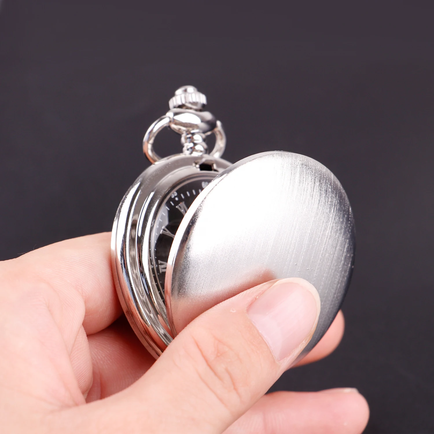 

Luxury Frosted Silver Pendant Pocket FOB Watch Modern Roman Numerals Analog Clock Pendant 30CM Chain Unisex Pocket Watches CF148