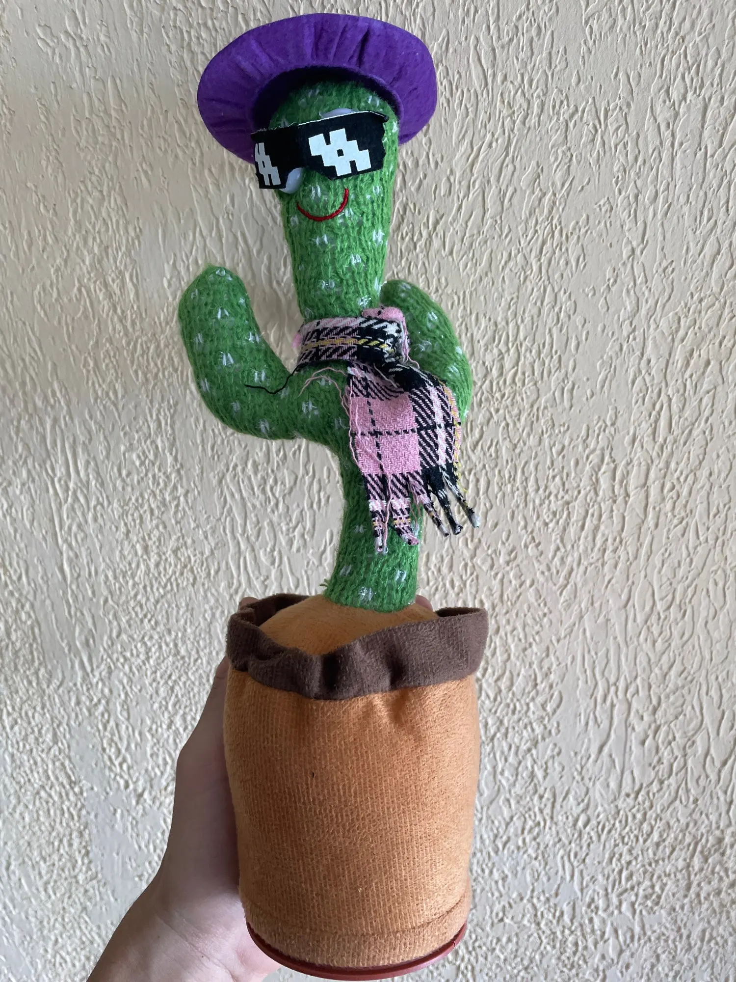 Kit 1/2 Cacto Dançante e Falante Interativo Recarregavel Reproduz Voz, Música, Dança, Luzes, Pelúcia Boneco Brinquedo+cabo photo review