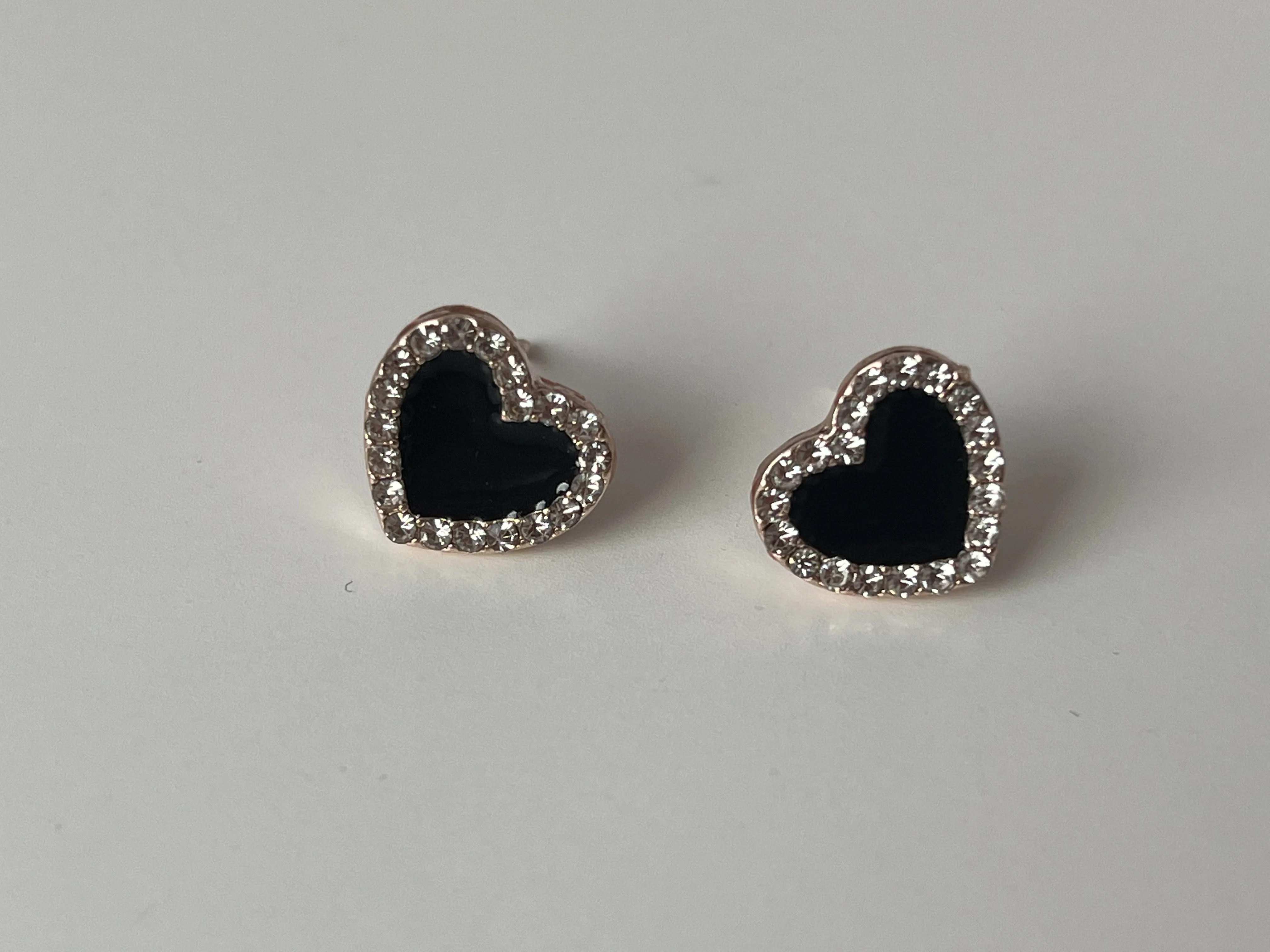 Engagement Enamel Cute Heart Stud Earrings for Women Girls Rose Gold Color Summer jewelry Black Earring Wedding Jewelry Gifts photo review