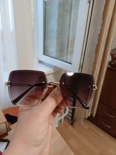 2025 Fashion Oversized Rimless Sunglasses photo review