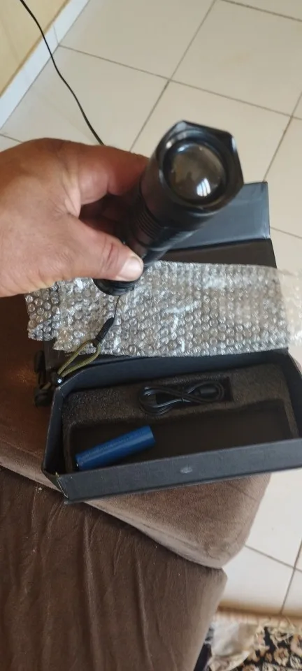 Lanterna Tática Militar Super Potente T9 Tática Potente Sitio Fazenda Acampamento Camping Segurança- Resistente a Água photo review