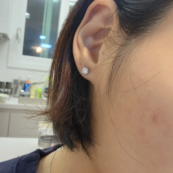 Moissanite Ear Stud Earrings photo review