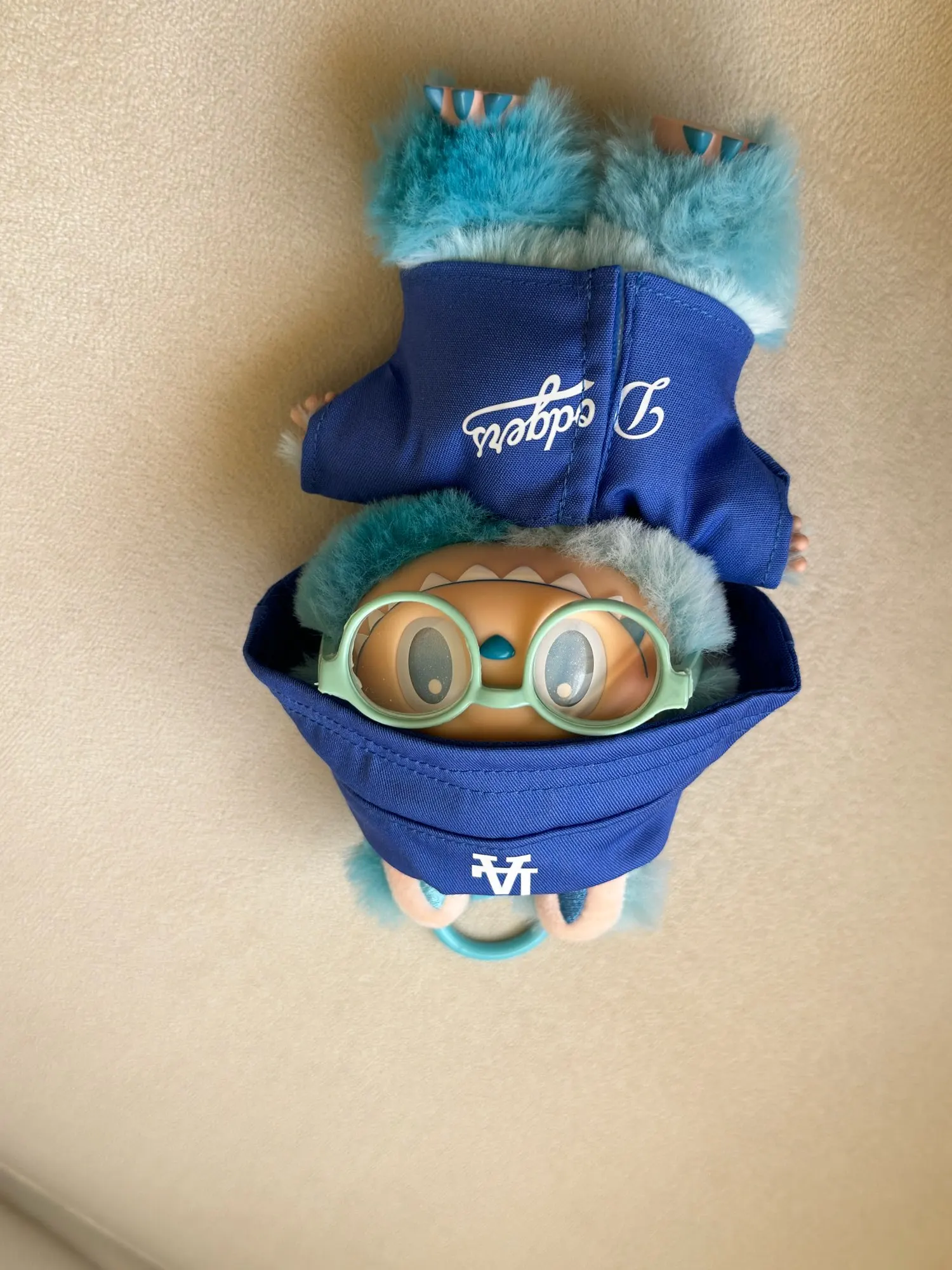 Labubu Doll Accessories: LA Baseball Suit Pendant & Sitting Doll Clothes (V1/V2/V3) photo review