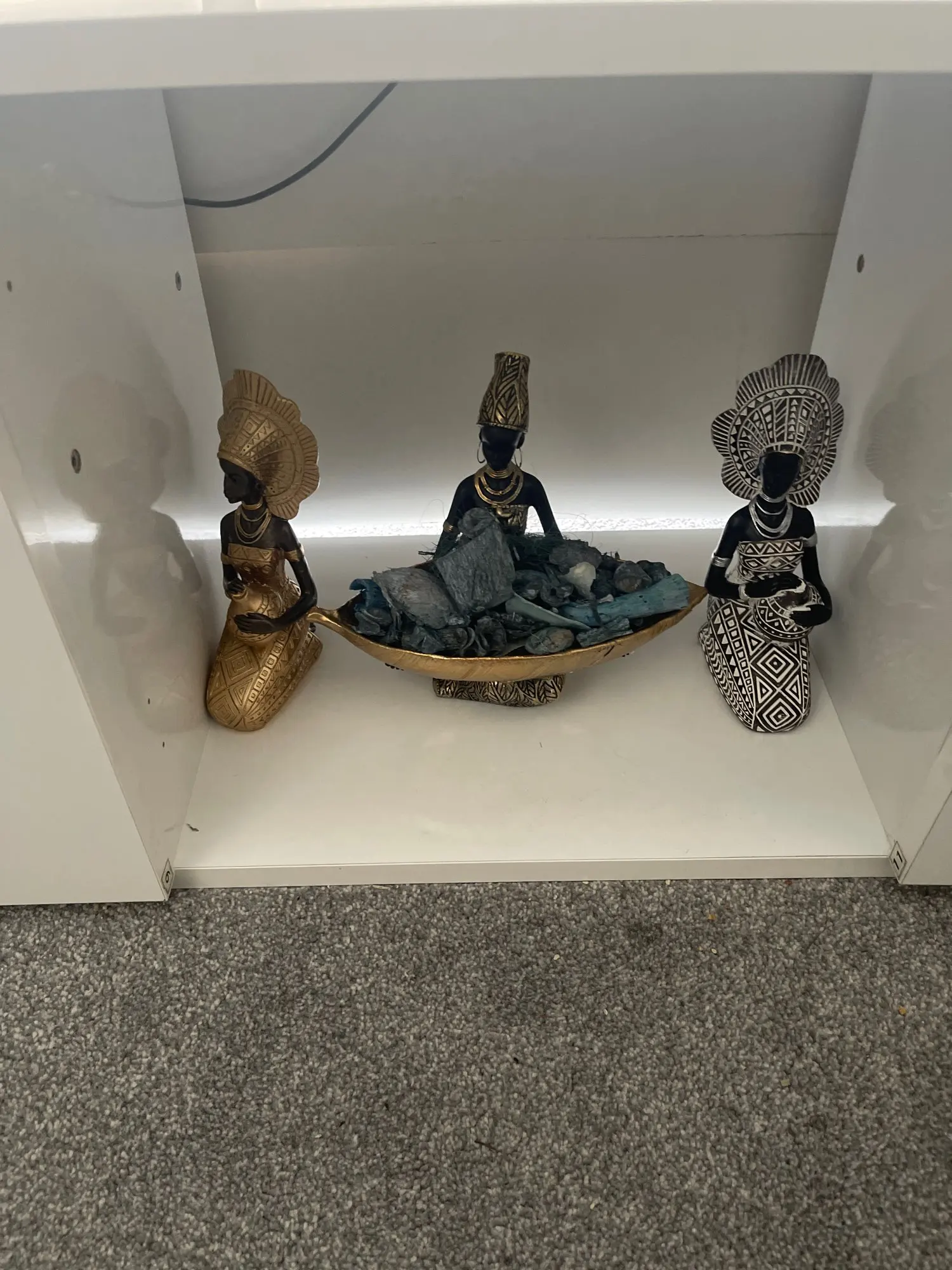 Black Resin Retro African Women with Pottery Figurines - Home & Desktop Decor photo review