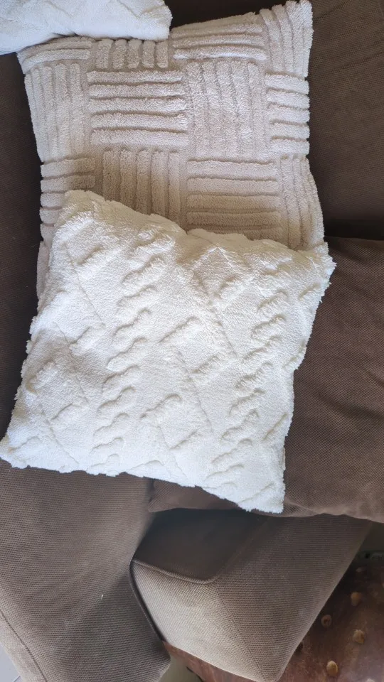1pc Boho Faux Fur Plush Throw Pillow Covers, Cream White, Luxury SoftFluffy Decorative Cushion Cover Pillowcase for Sofa, Couch photo review