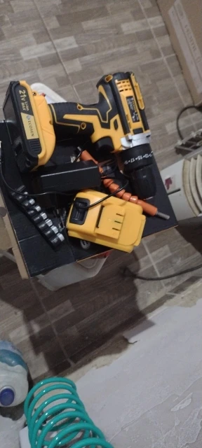 Furadeira e Parafusadeira Elétrica 21V com 2 Baterias Recarregáveis