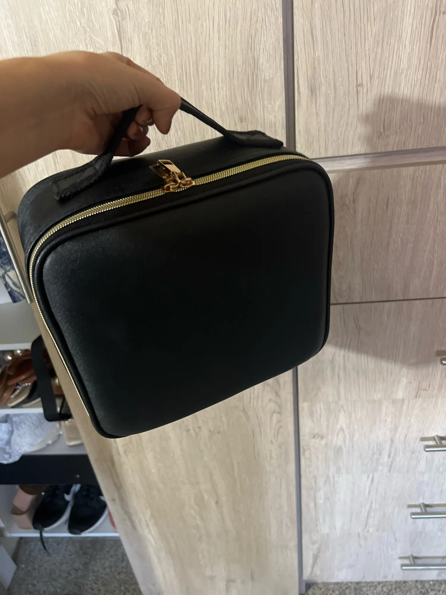 🔥New User Deal🔥 LED Cosmetic Case with Lights and Mirror Cosmetic Bag photo review