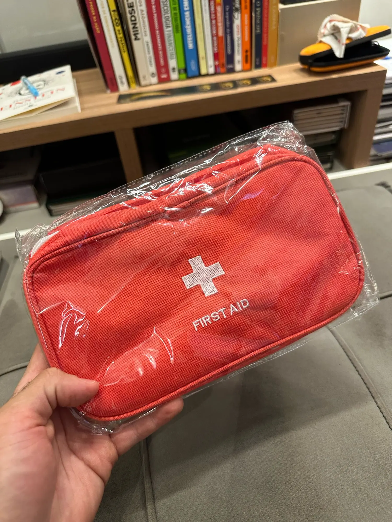 Empty Large First Aid Kits Portable Outdoor Survival Disaster Earthquake Emergency Bags Big Capacity Home/Car Medical Package photo review