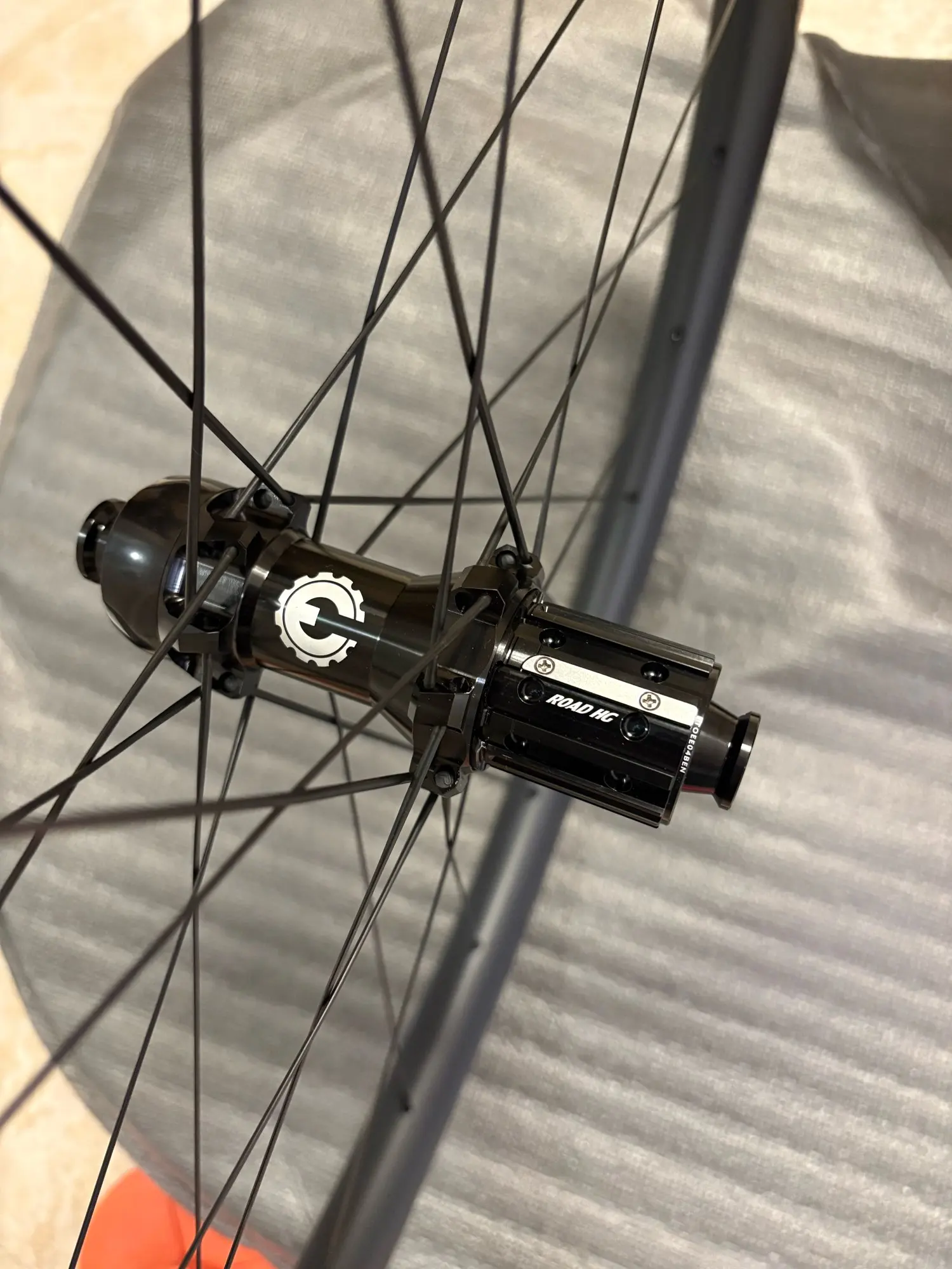 美品 ELITEWHEELS EDGE-GRAVEL2.0 セラミック リアのみ 美品 ELITEWHEELS EDGE-GRAVEL2.0 セラミック リアのみ エリート