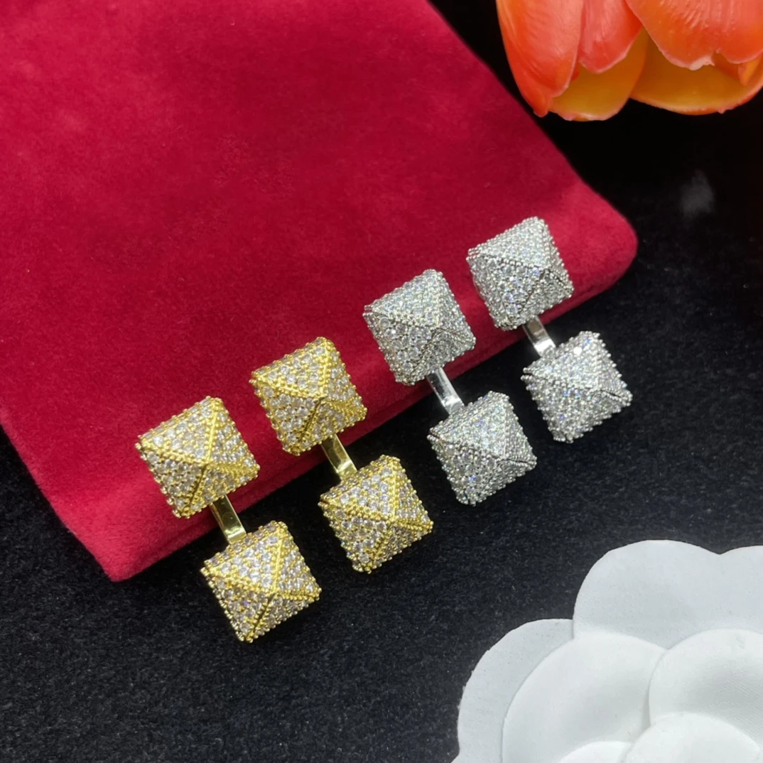 

2023 new in earrrings for women Versatile Dazzling Luxury zircon ear stud jewery for women free shipping item gift