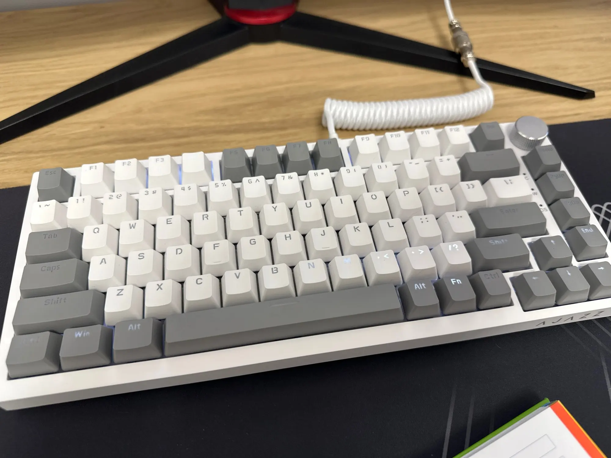 Ajazz AK820/AK820Pro Teclado mecánico para juegos Bluetooth 5,1/teclado personalizado inalámbrico/con cable C con perilla junta de intercambio en caliente photo review