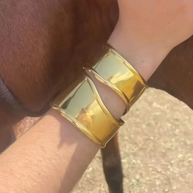 Uworld Unique Stainless Steel Metal Wide Cuff Open Bracelet Bangle 18K Gold PVD Plated Waterproof Fashion Girls Essential Jewelr 1