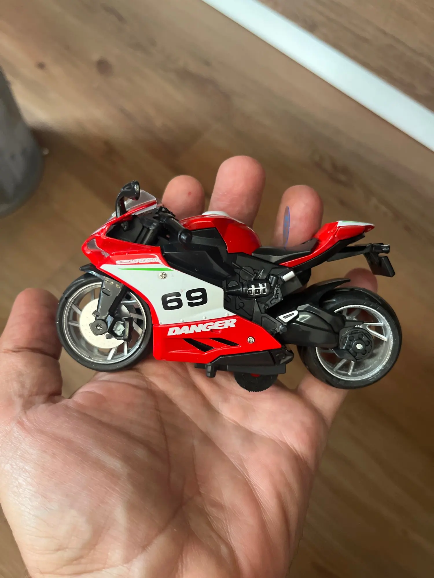 Pocket Toy Alloy Motorcycle Model Miniature Diecast Racing Off-Road Motorcycle Simulation Car Toy Street Motorcycle Model Gift photo review