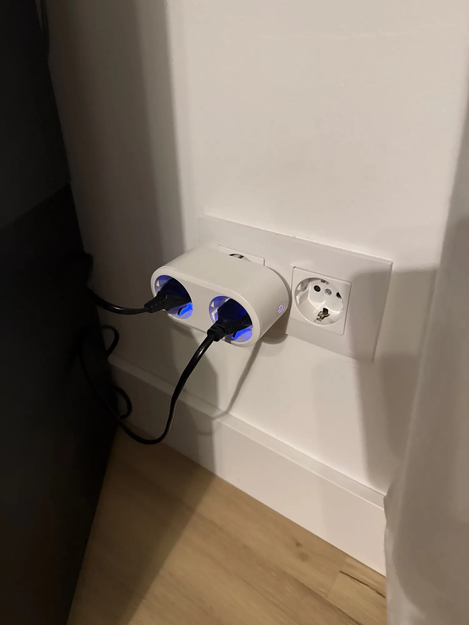 Tuya Wifi Smart Dual Plug Socket Eu 16A 20A 2 in 1 Function with Power Monitor Voice Control Smart Life Works with Alexa Google photo review