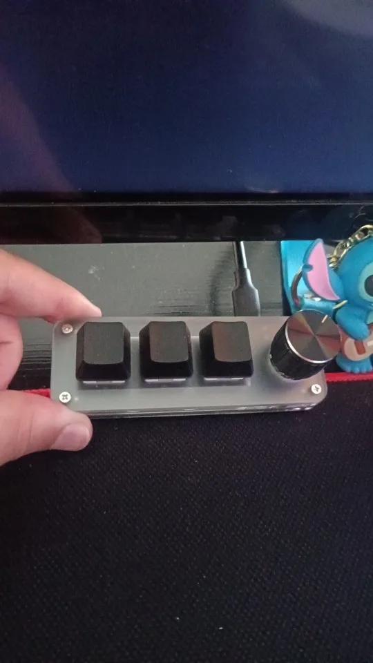 Mini Macro Mechanical Keyboard RGB with 3 Photoshop Keys photo review