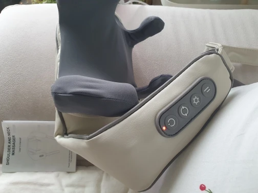 ReFresh - Nacken- und Rückenmassagegerät (Beige) photo review