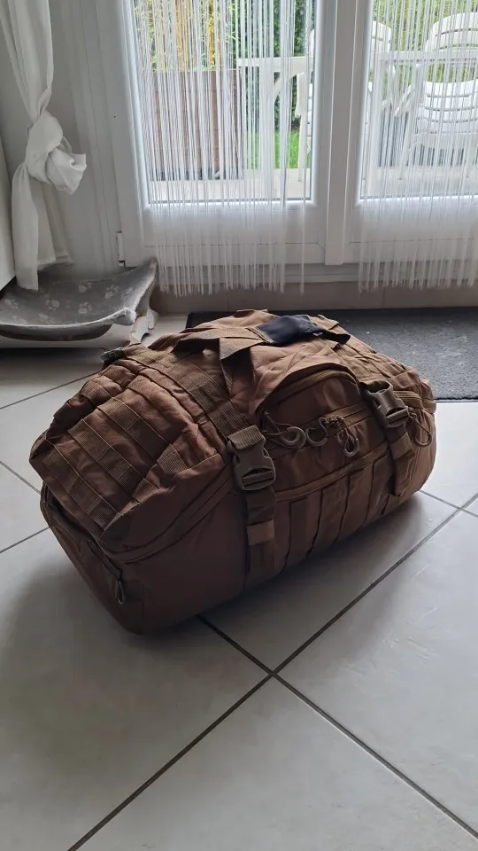 Coyote-brauner Militär-Dufflebag photo review