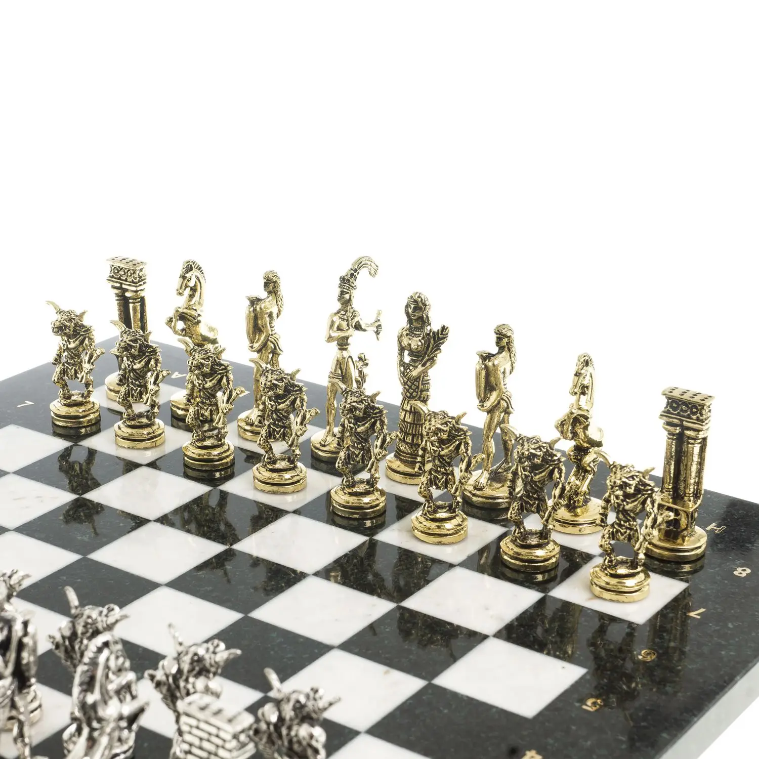 Рисунок 4 - Шахматы "Минотавр" доска