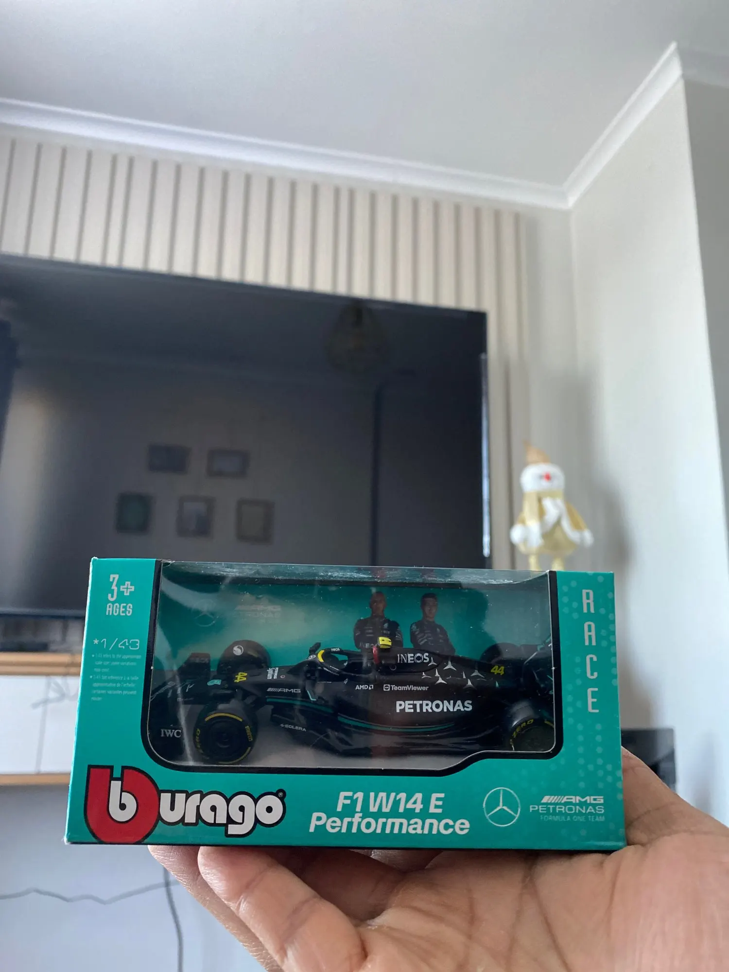 Bburago 1:43 F1 Mercedes-AMG Full Range W13 #44 #63 W14-44/77 W10-44/77 W07-44/6 Alloy Toy Car Model Super Formula Die Cast Mode photo review