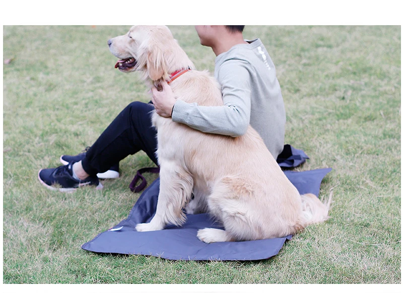 Portable Warm Winter Dog Blanket Mat Waterproof Folding Washable Dog Sleeping Bag with Strap for Dog Travel Camping Accessories