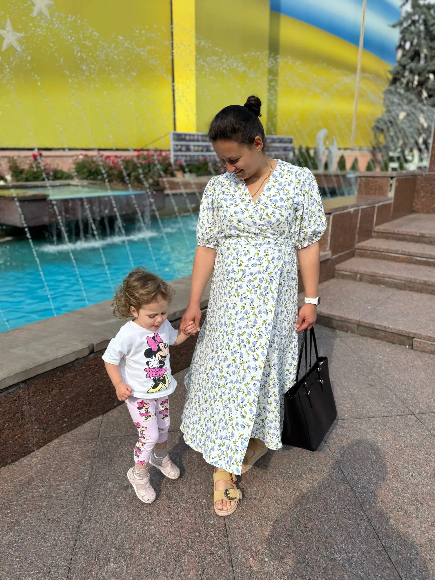 Elegant Floral A-Line Midi Dress for Summer Comfort photo review