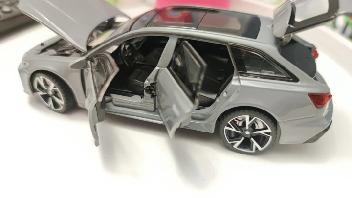 1/32 Audi RS6 Toy Car Model with Sound Light Doors Opened Alloy Diecast Model Vehicle Collection Toy for Boy Adult Festival Gift photo review