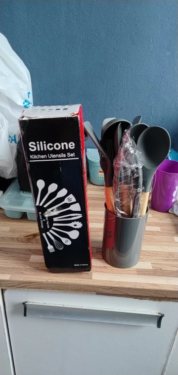 Kit 12 Utensílios De Cozinha Em Silicone E Cabo De Madeira photo review