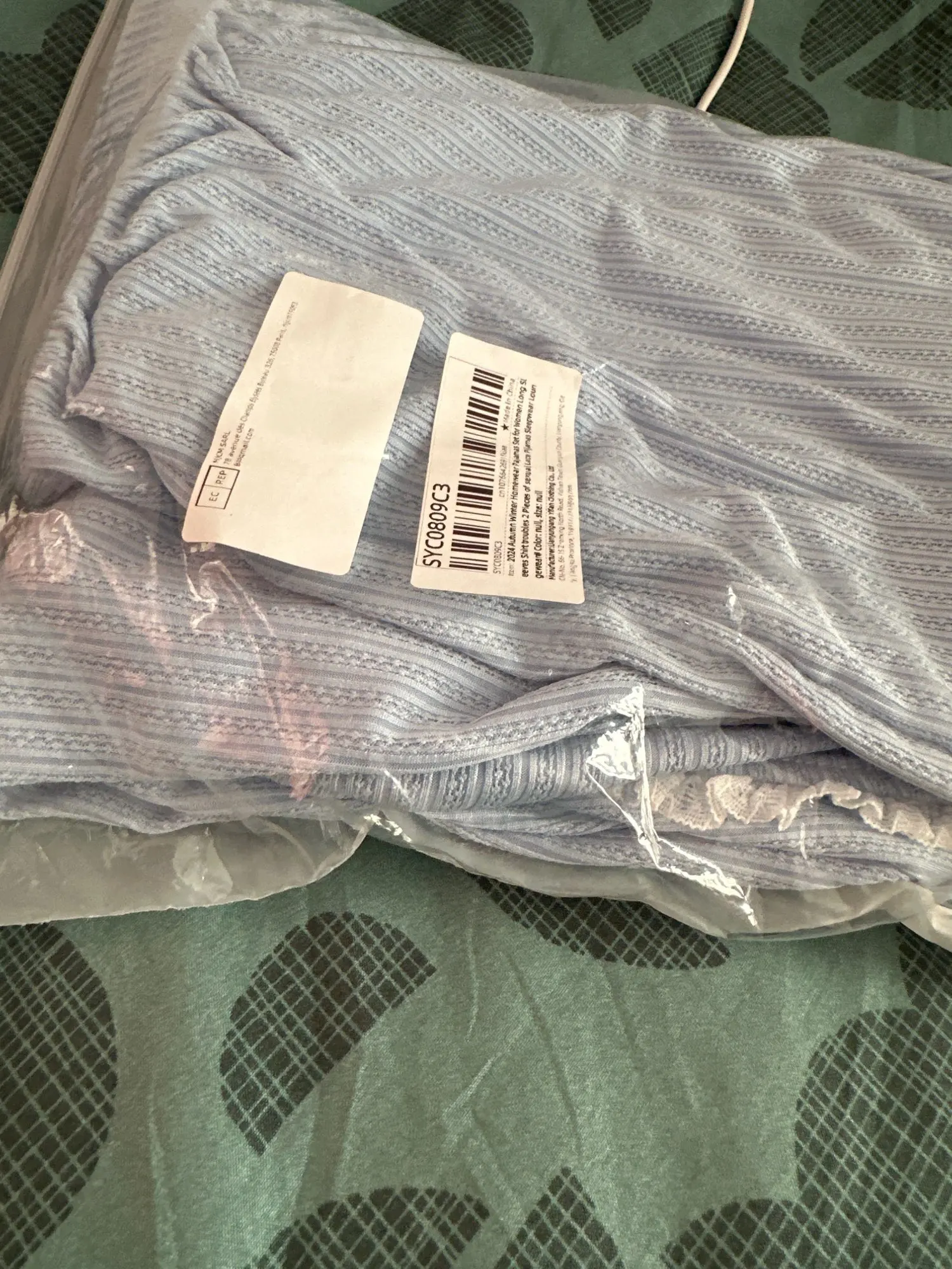 Luxurious Autumn Winter Pajamas Set for Elegant Comfort photo review