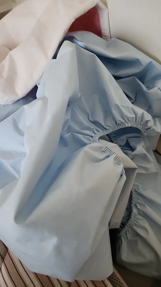 1PC waterproof soft skin frosting solid color bed cap dust cover Mattress cover sheet (pillow case and pillow core not included) photo review