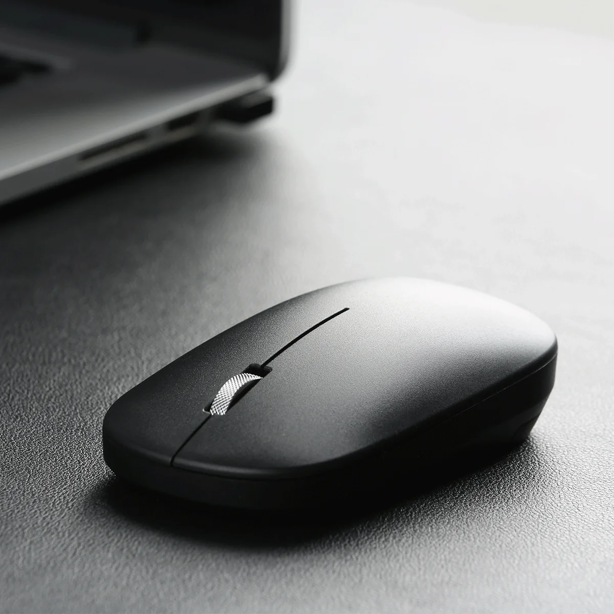 Mouse Wireless Ergonomico con 3 DPI Regolabili, 2.4G, Portatile, Leggero, Universale per Laptop, Ufficio e Giochi, per un Uso Confortevole
