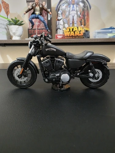 マイスト　Harley-Davidson Maisto 1:12 Harley-Davidson 2014 Sportster Iron 883 Diecast Alloy