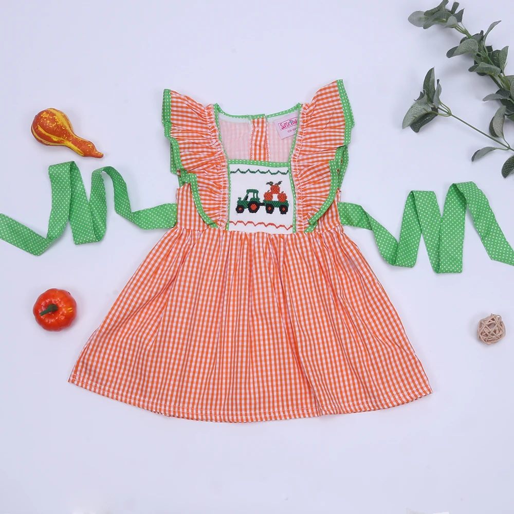 

2022 Halloween Boutique Smocked Hand Embroidery Dress Cute Pumpkin Floral Skirts Girls Bow Button Wear Dresses For 1-7Y Baby