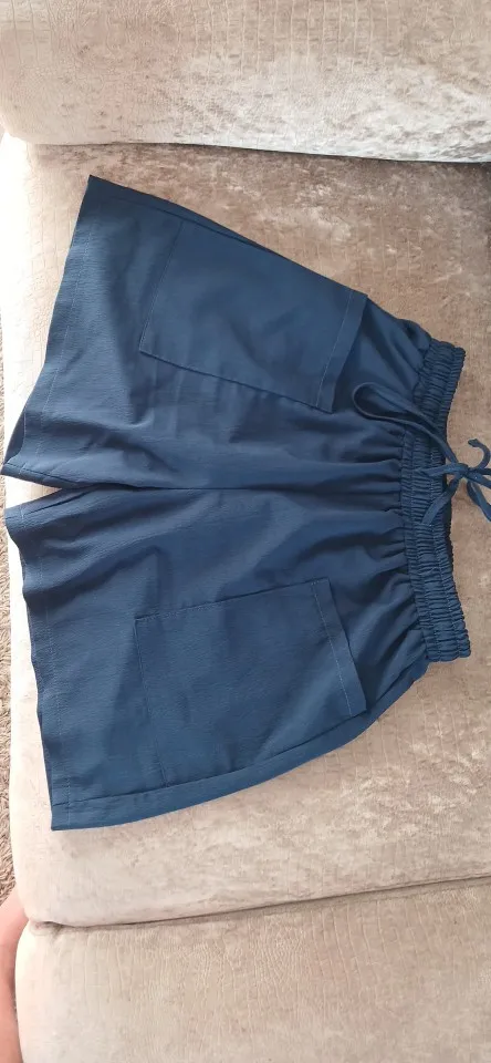 Women’s 4" Bermuda Shorts — Mid-Rise, Straight Fit, Functional Pockets photo review