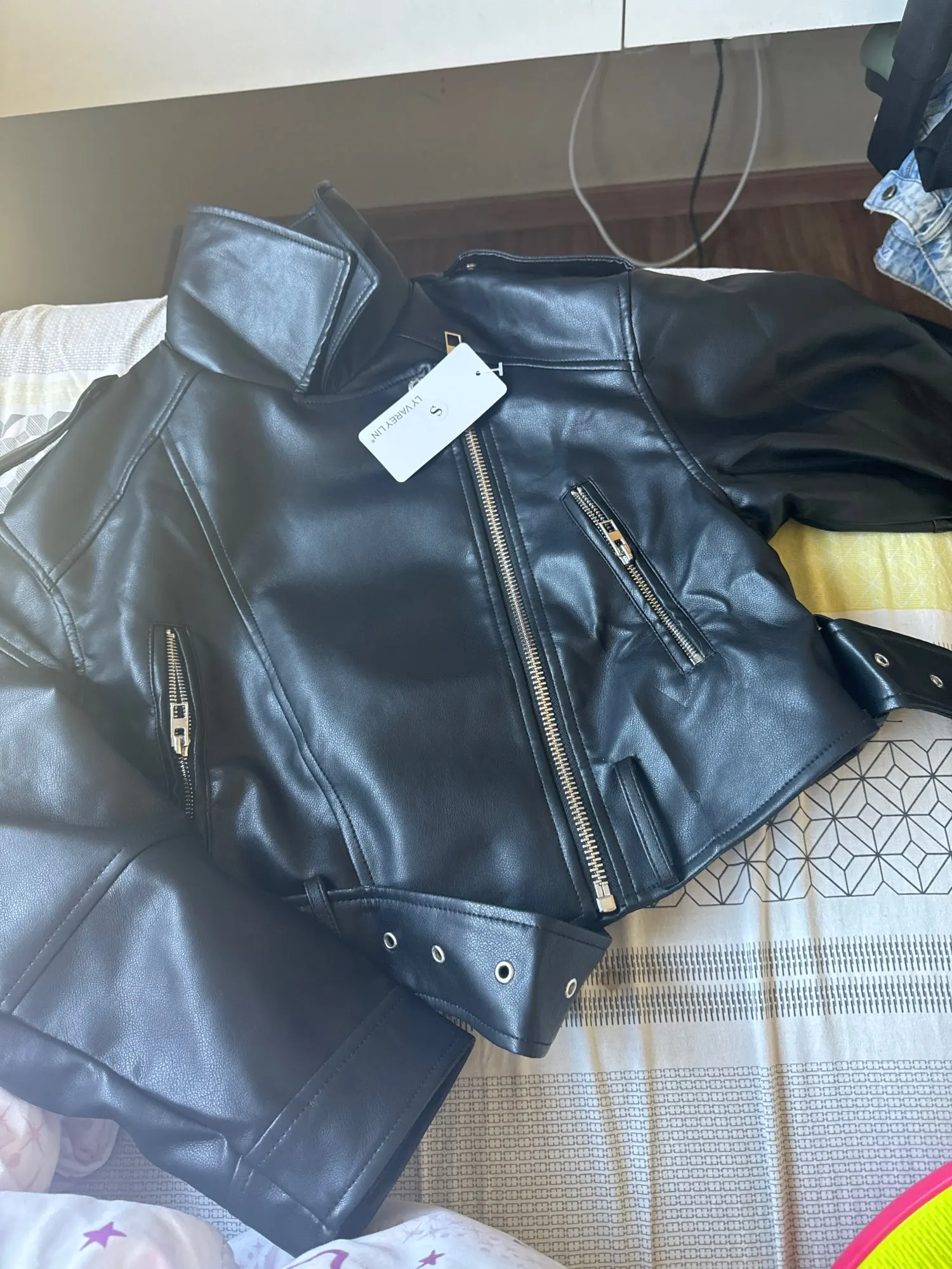 Ailegogo Faux Leather Short Jacket photo review