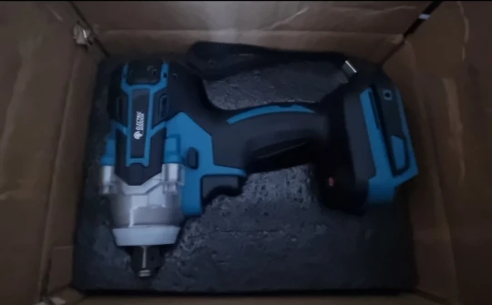 TW285 520N.m Cordless Electric Impact Wrench - Brushless Power Tool for Makita 18V Battery photo review