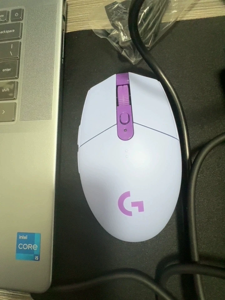 Logitech G304 Lightspeed Wireless Mouse 12K DPI 6 Buttons photo review