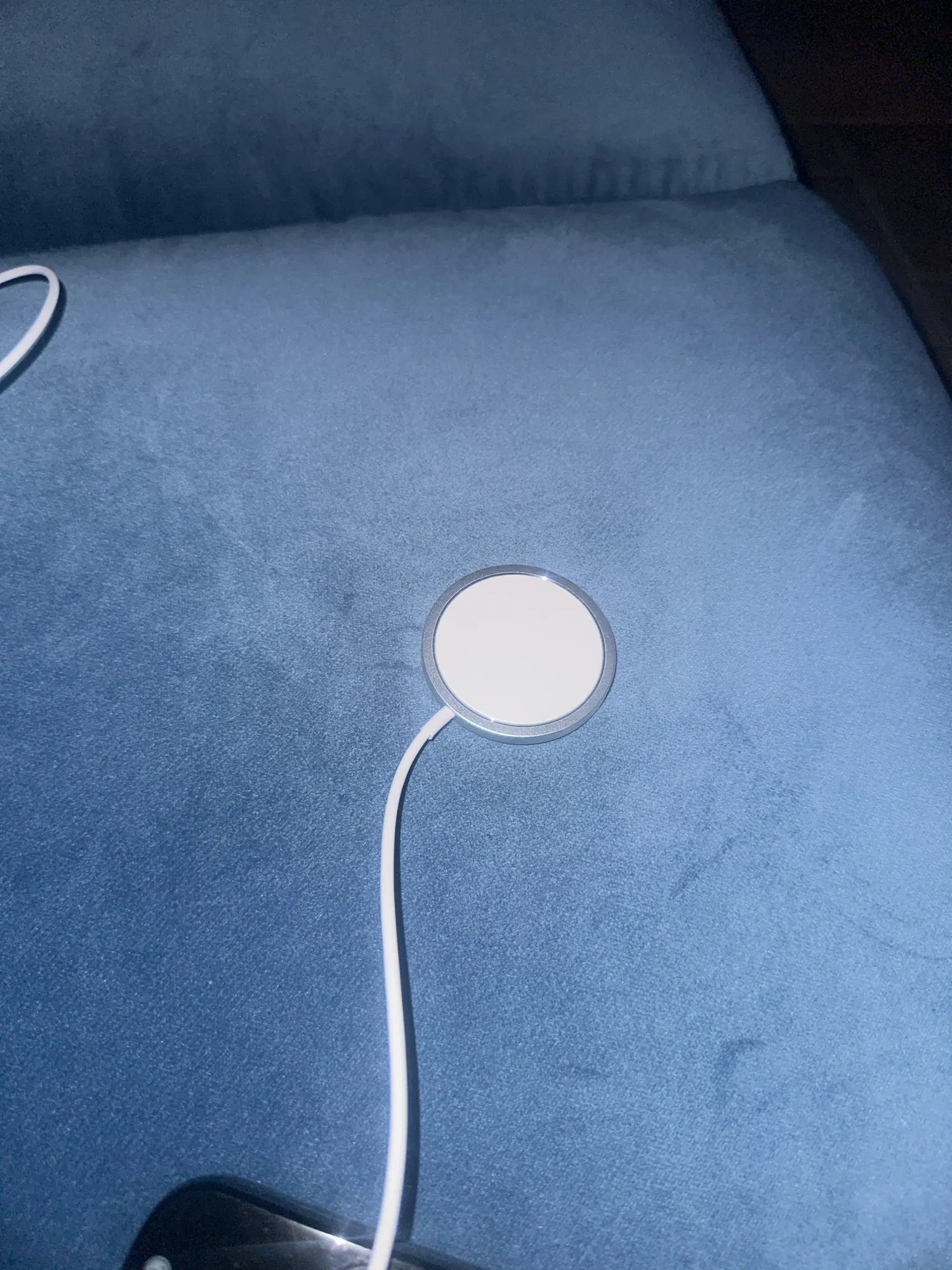 Magnetic Wireless Charger Fast Charging Pad Stand With Type C Cable photo review