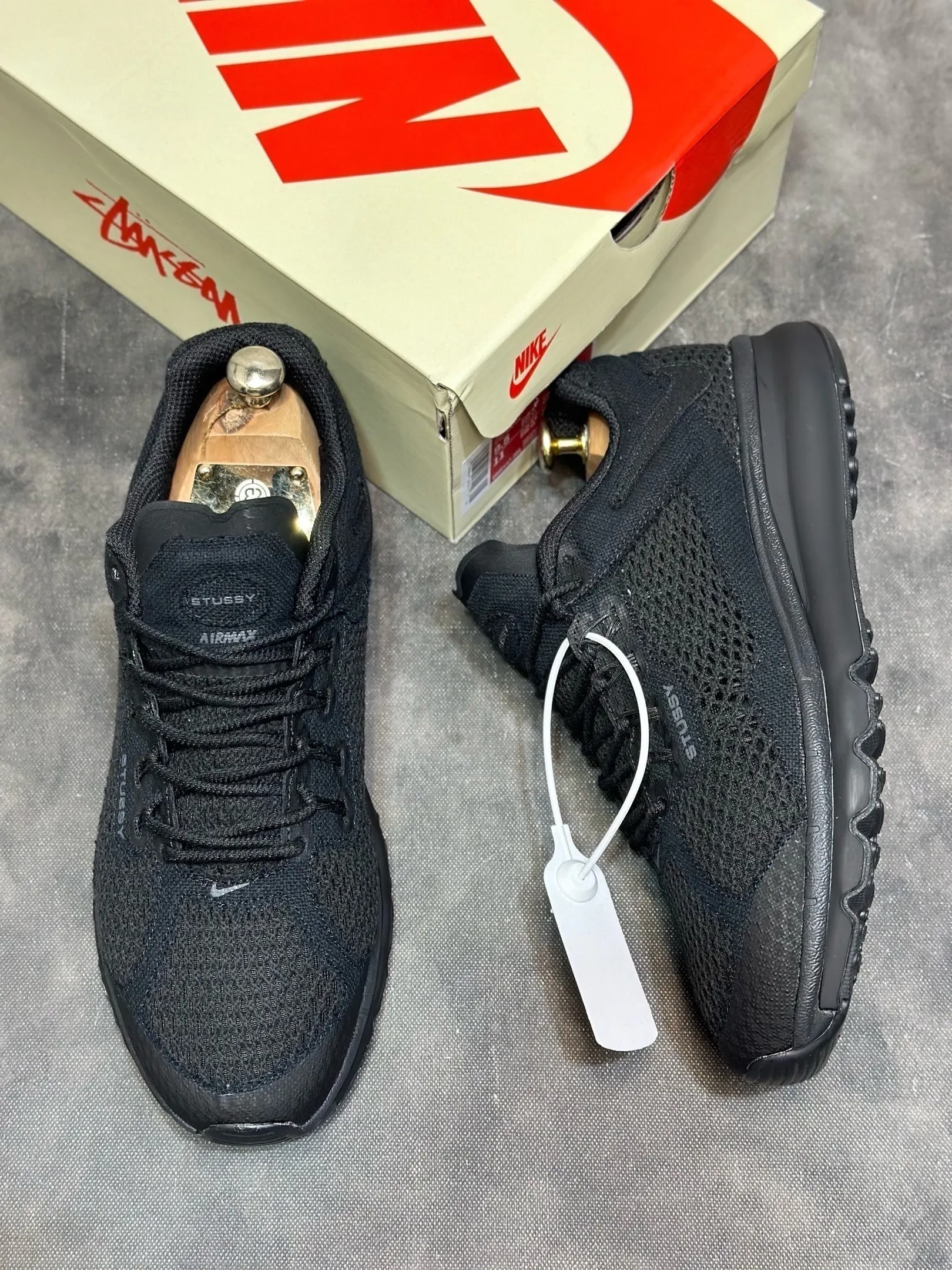 Stussy × Nike Air Max 2013 Fossil　28.5 Air Max 2013 x Stüssy 'Fossil' (DM6447-200) Release Date