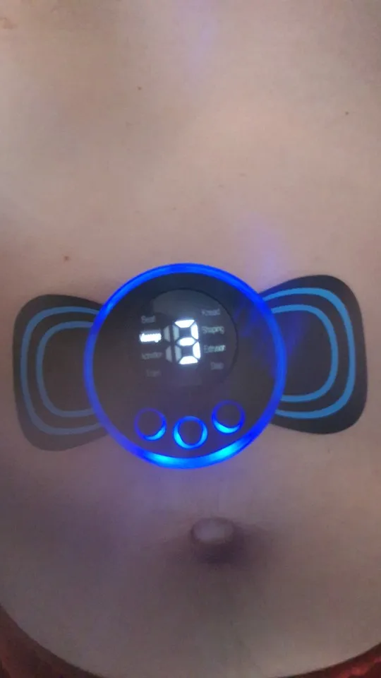 Tragbares EMS Nackenmassagegerät - Muskelstimulator für Nacken- und Rückenschmerzlinderung photo review