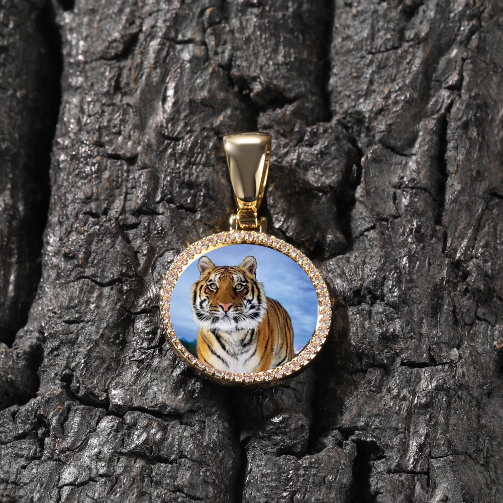 Рисунок 2 - Кулон маленького размера BLING KING с круглым рисунком